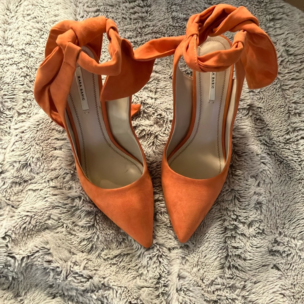 Sexy orang Zara heels